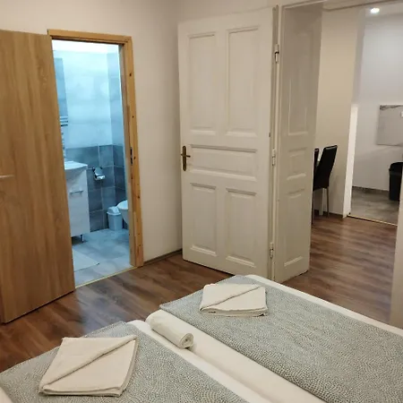 77 Homestay Velky Meder