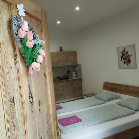 77 Homestay
