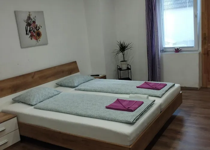 77 Veľký Meder